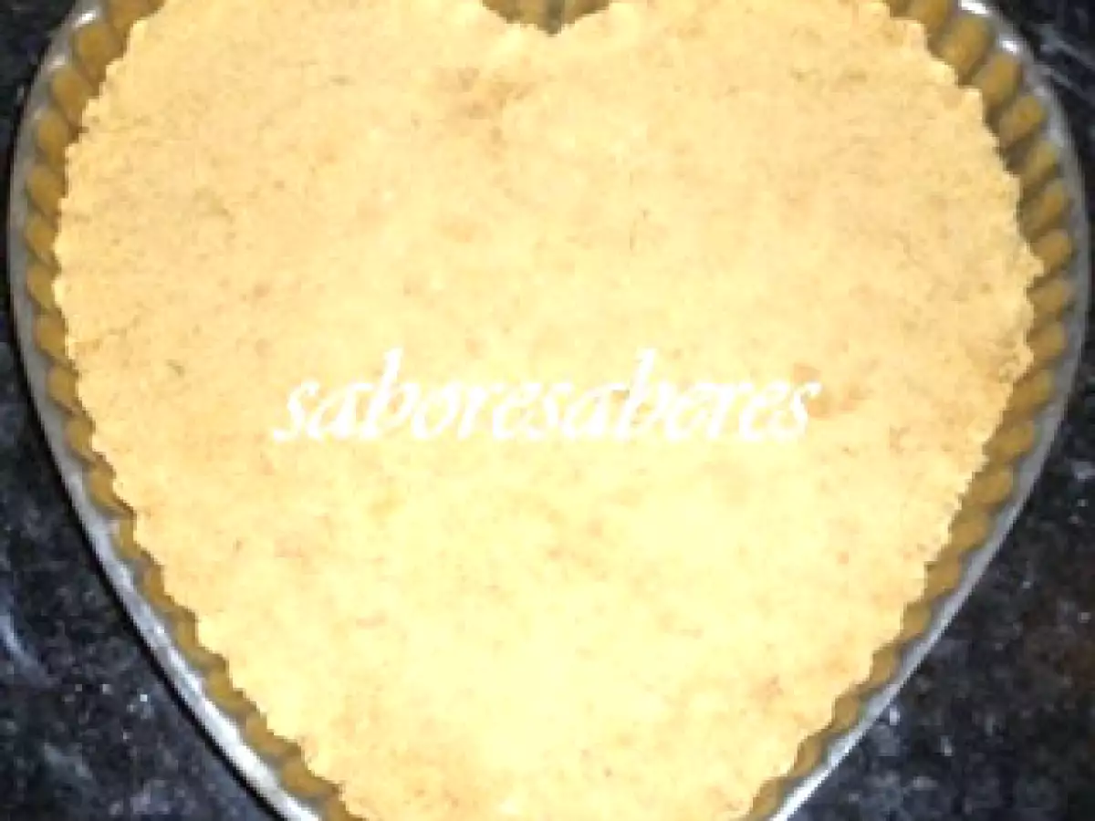 Tarte de requeijão coberta de doce de morango - foto 2