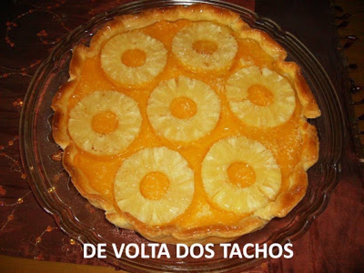 TARTE FOLHADA DE ANANÁS E CÔCO
