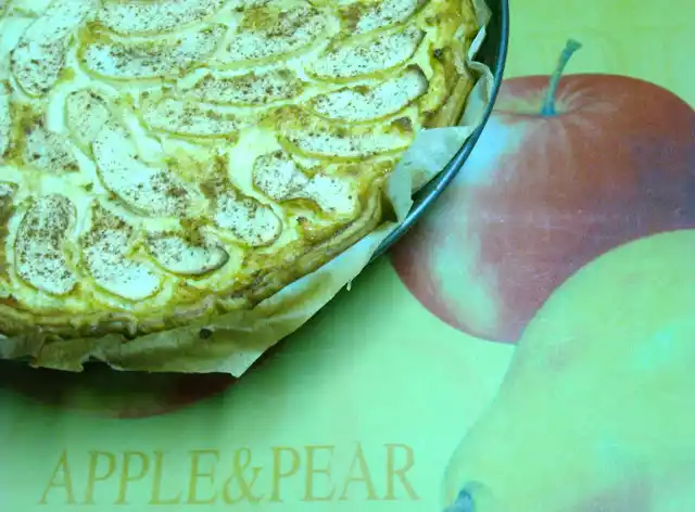 Tarte folhada de maçã e pera