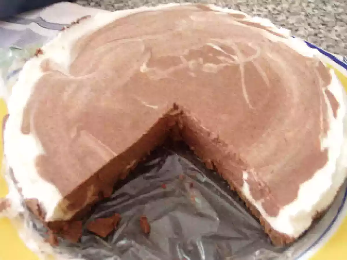 Tarte gelada de chocolate e iogurte