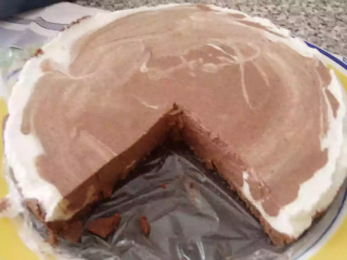 Tarte gelada de xocolate e iogurte