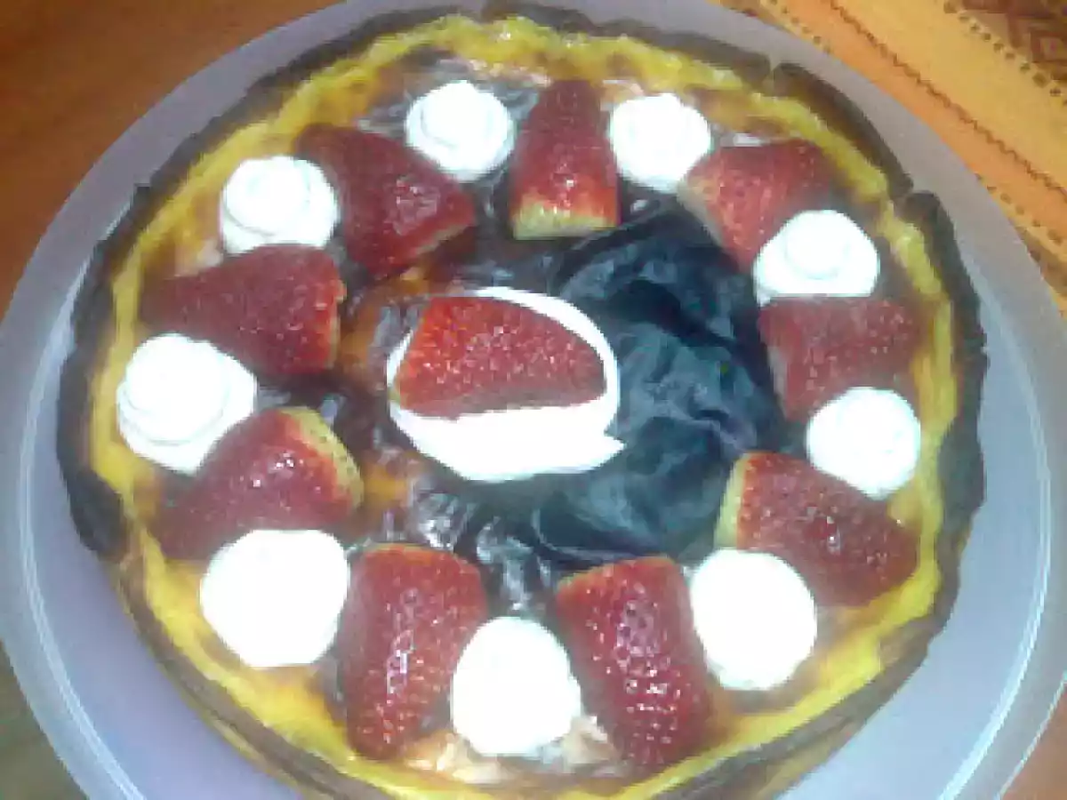 Tarte pastel nata com morangos
