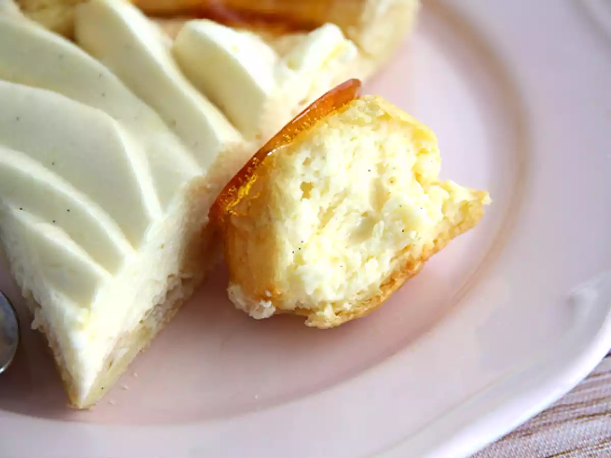 Tarte Saint Honoré / Tarte Santo Honório (tarte francesa com massa folhada e choux recheados) - foto 6