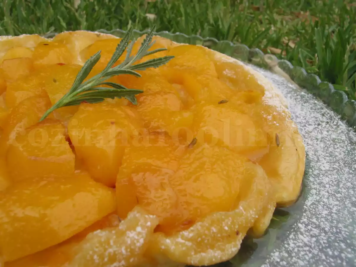 Tarte Tatin de Pêssego e Alfazema