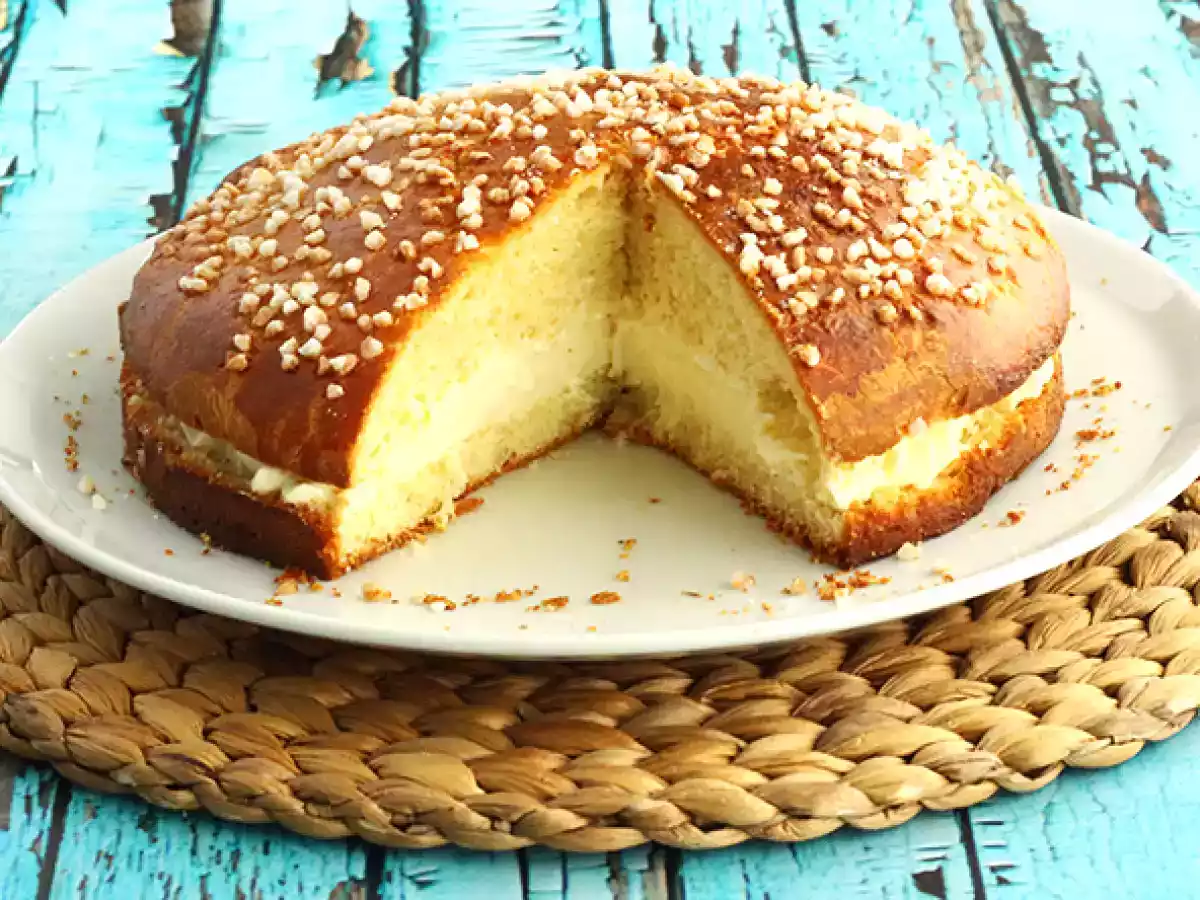 Tarte tropézienne, um brioche recheado da cidade de Saint-Tropez - foto 2