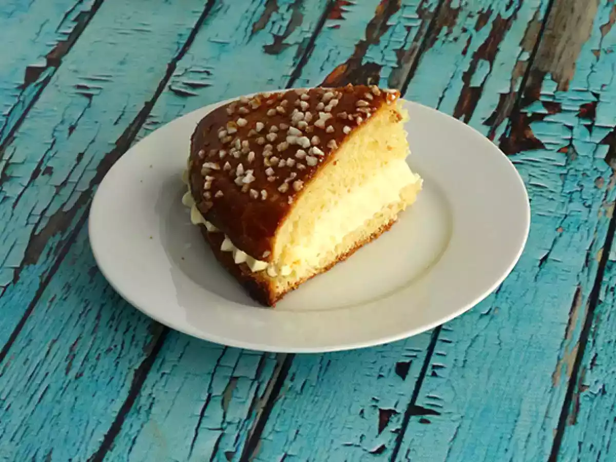Tarte tropézienne, um brioche recheado da cidade de Saint-Tropez - foto 4