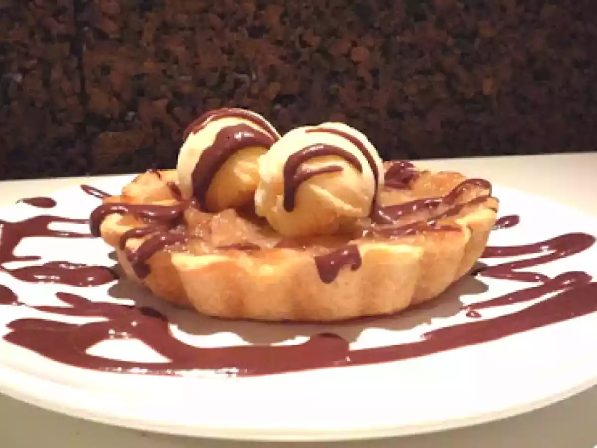 Tarteletes de maçã e amêndoa + gelado de baunilha