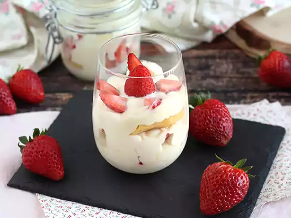 Receita Tiramisu de morango (mais fácil)