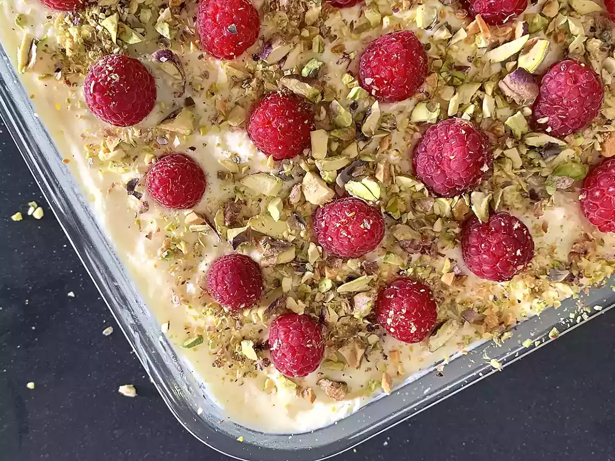 Tiramisu de pistache e framboesa sem gluten