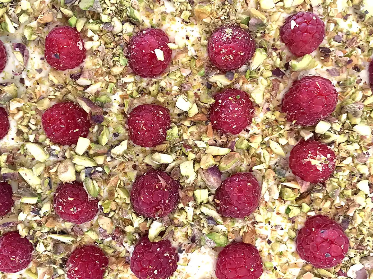 Tiramisu de pistache e framboesa sem gluten - foto 4