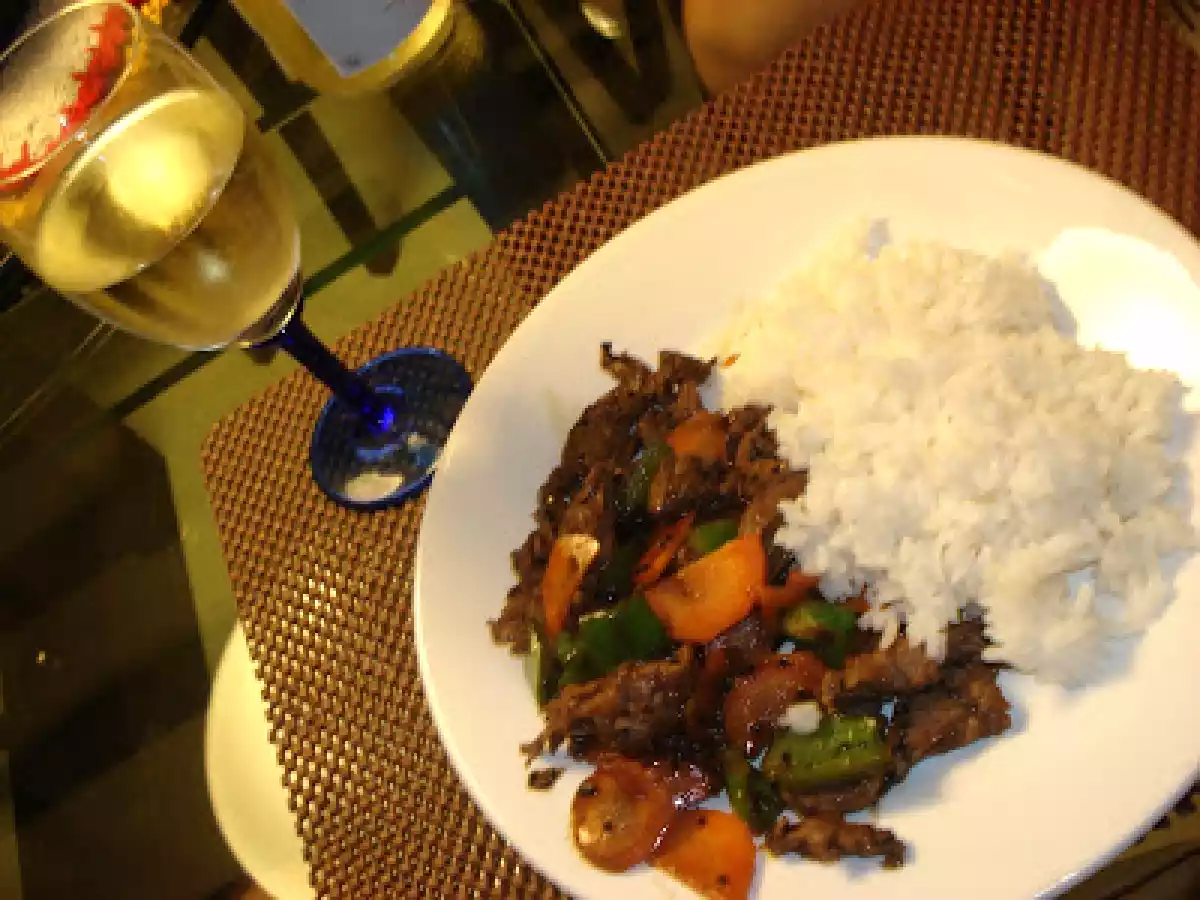 Tiras de Filé Oriental com Cenoura e Pimentão na Wok - foto 2