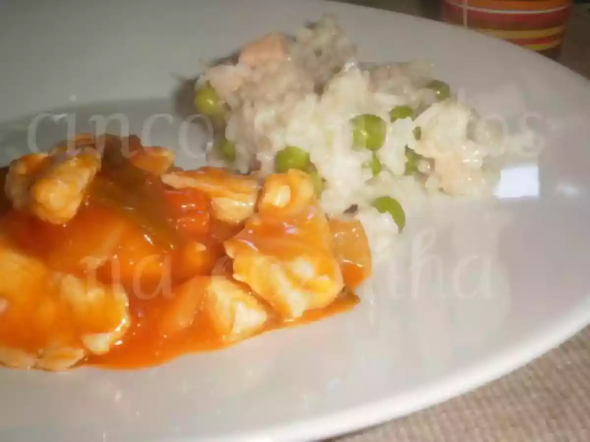 Tiras de frango em molho agridoce com arroz de ervilhas e fiambre de peru - foto 2