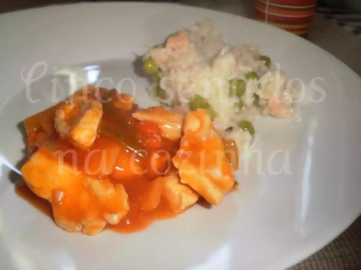 Tiras de frango em molho agridoce com arroz de ervilhas e fiambre de peru - foto 5