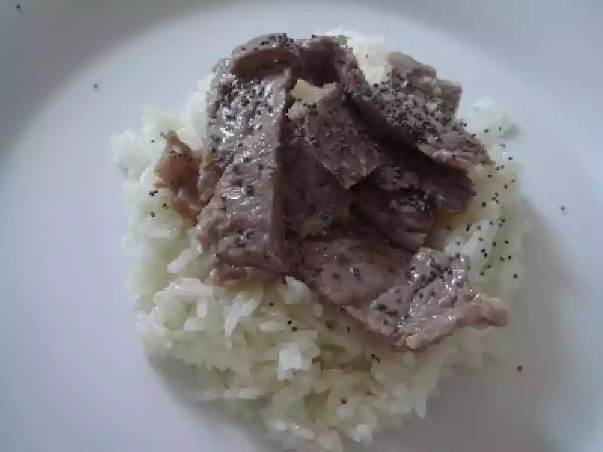 Tirinhas de alcatra com limão e tomilho