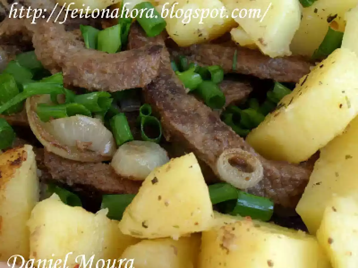 Tirinhas de carne aceboladas com batata - foto 2