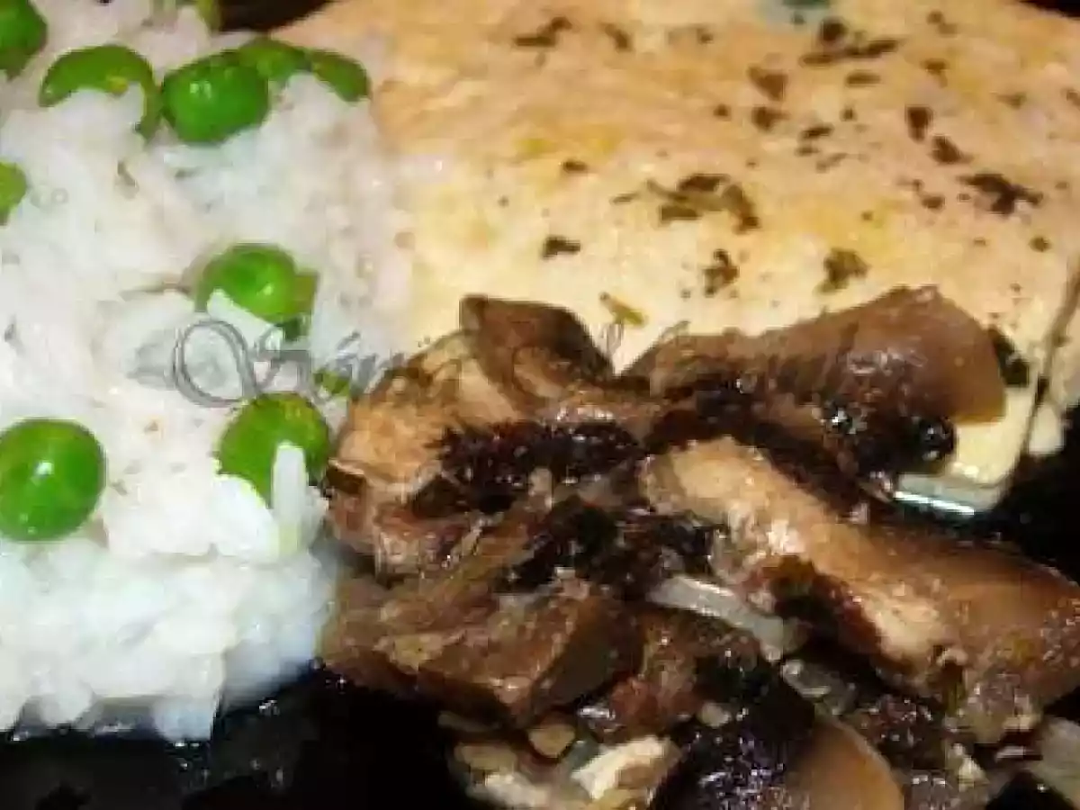Tofu com Cogumelos Portobello e Arroz de Ervilhas