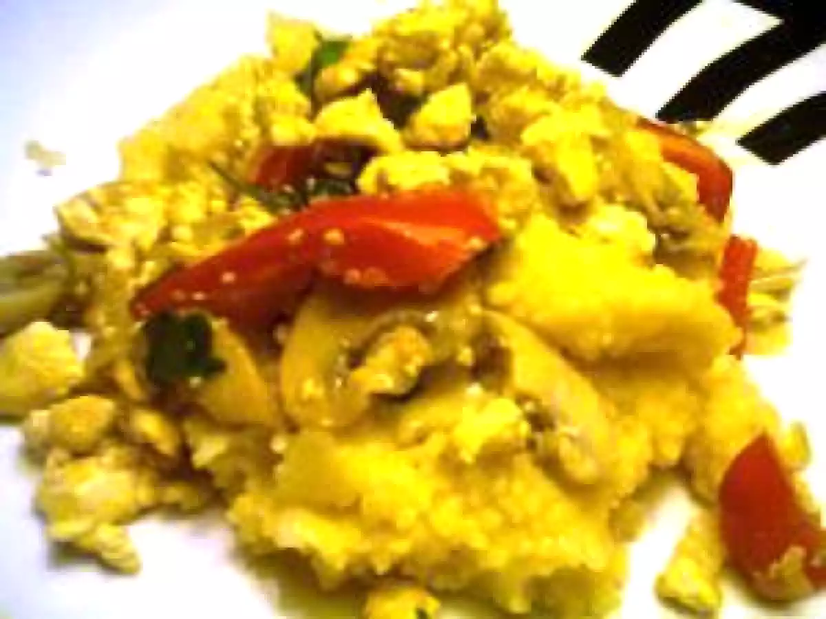 Tofu Mexido com Cogumelos e Pimento Vermelho