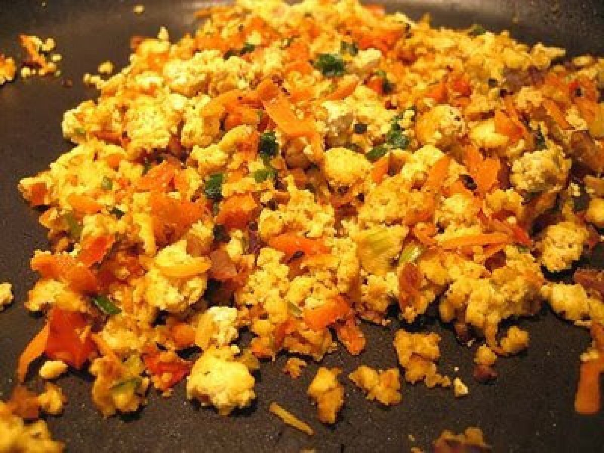 TOFU MEXIDO COM TOMATES