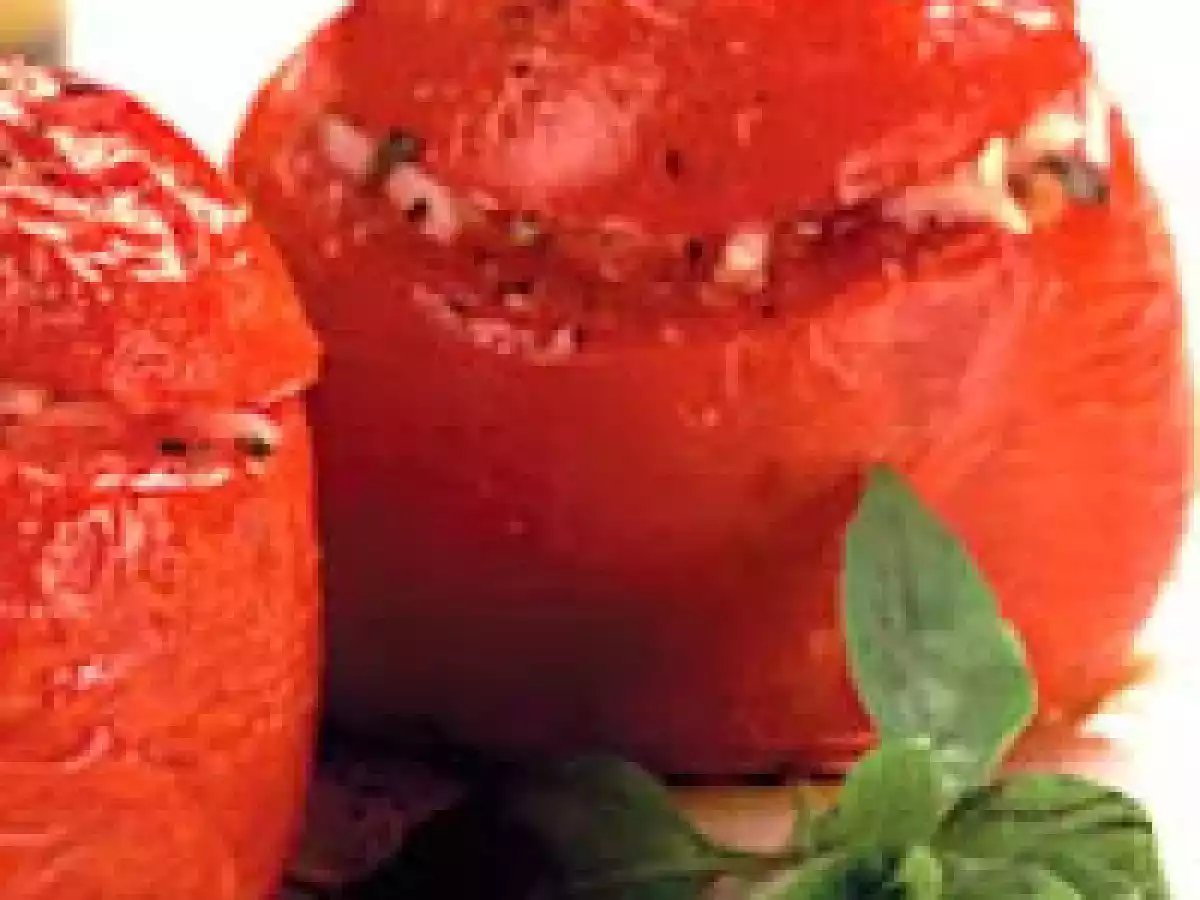 Tomate Recheado com Arroz e Grão-de-Bico (vegana)