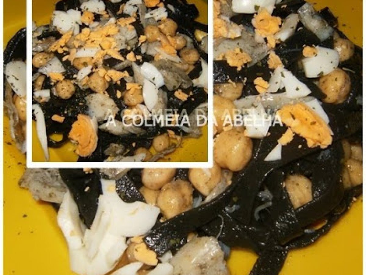 TONNARELLI AL NERO DI SEPPIA COM BACALHAU