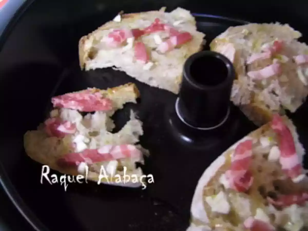 Torradas de Bacon, alho e azeite, para o Caldo de Coentros