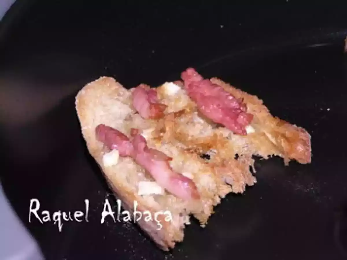 Torradas de Bacon, alho e azeite, para o Caldo de Coentros - foto 2