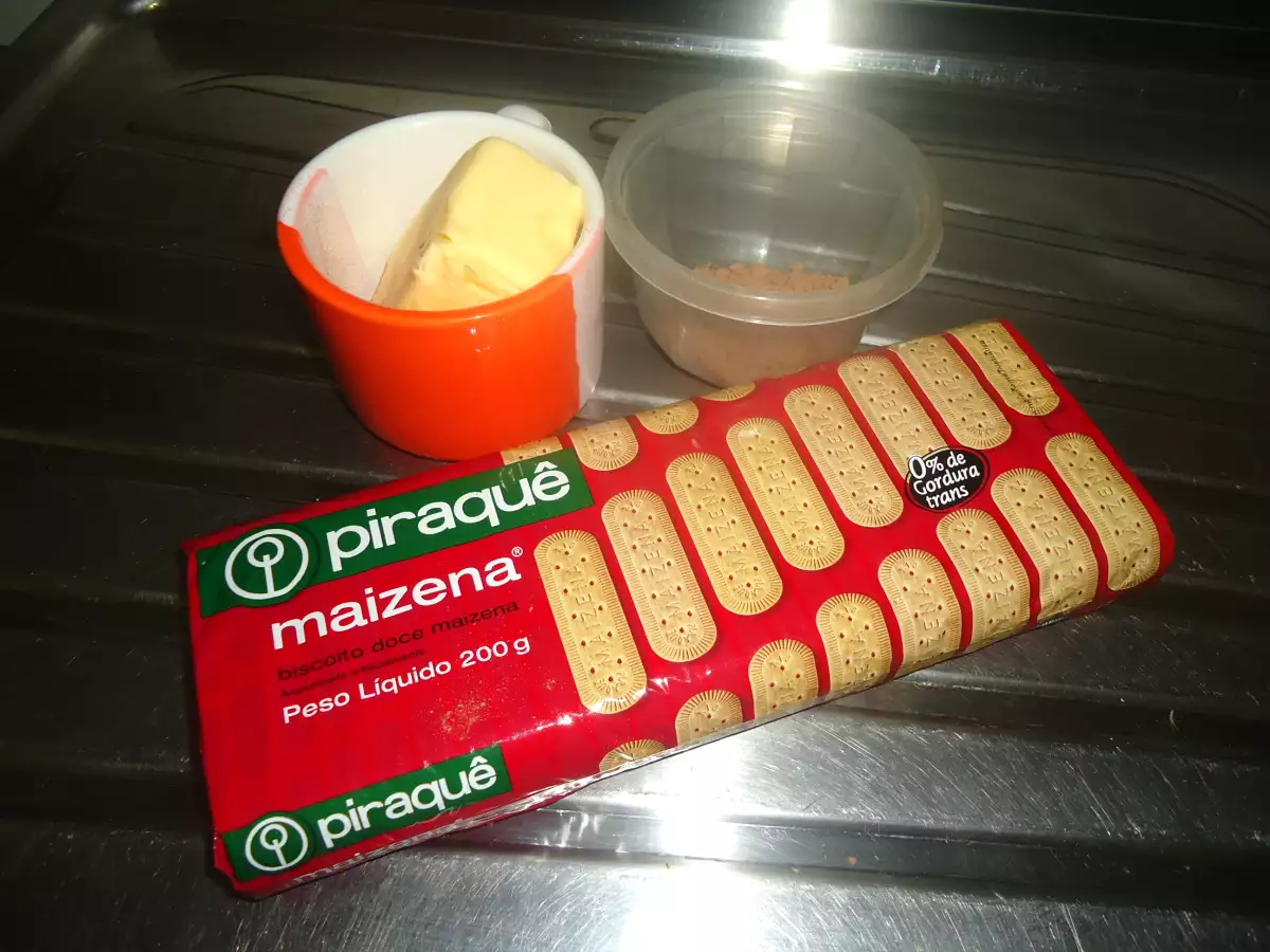 Torta cheesecake de morango com chantilly - foto 4