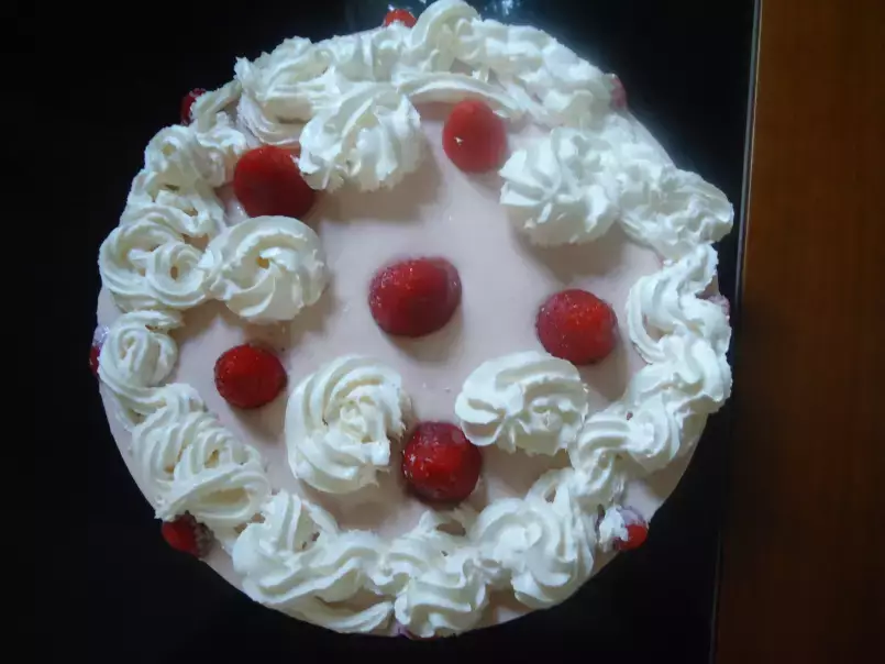 Torta cheesecake de morango com chantily, foto 2