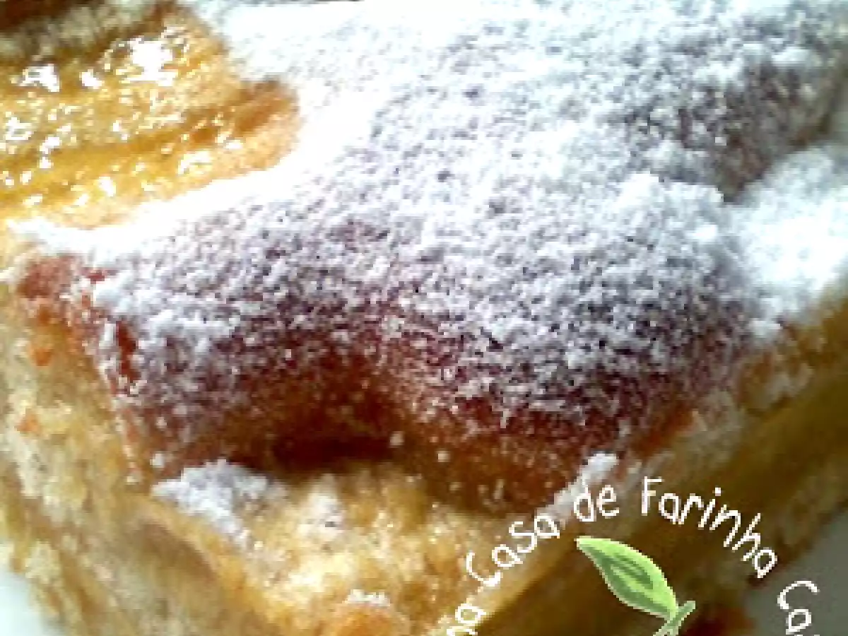 Torta de ameixas frescas com nozes
