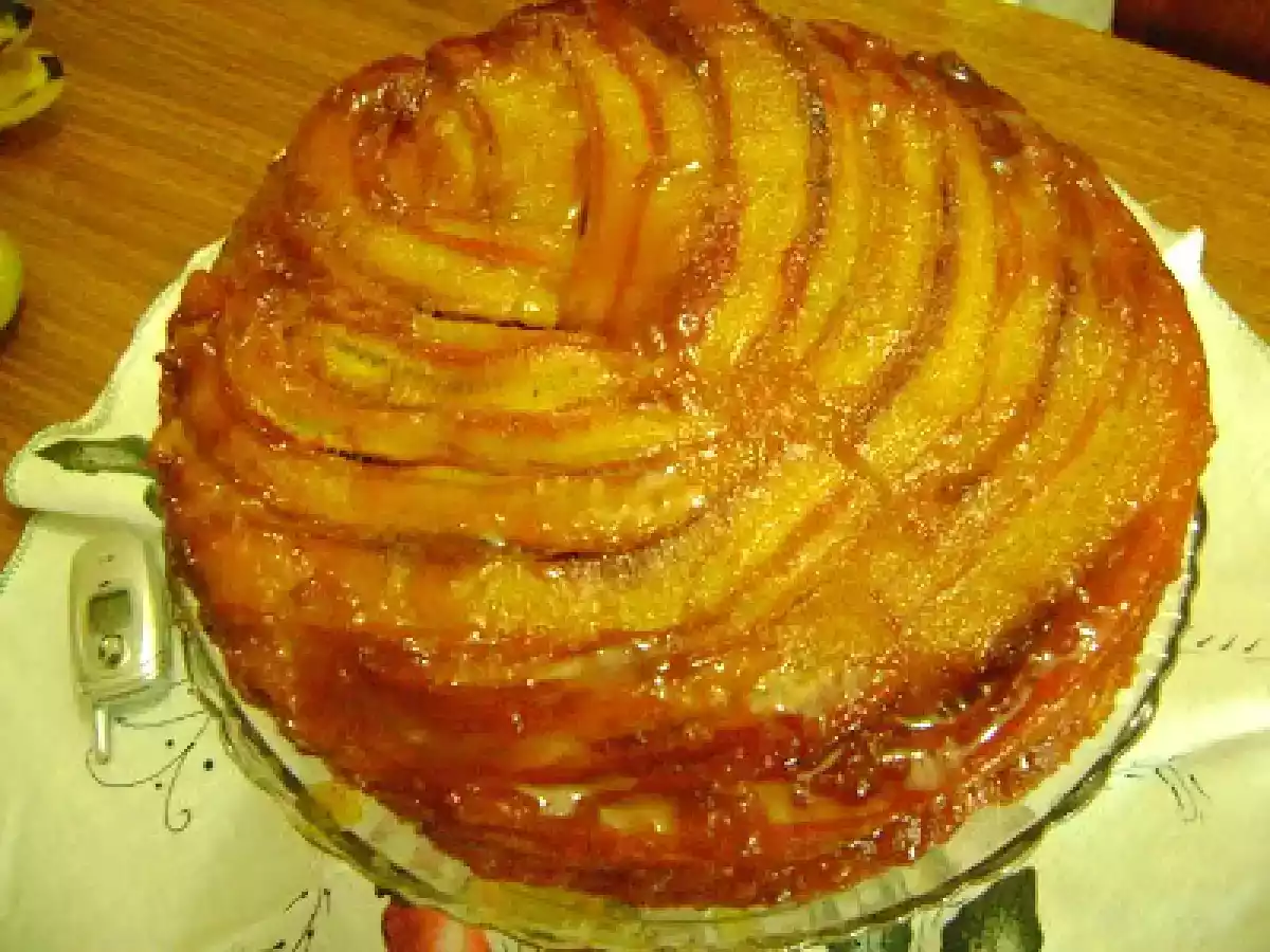 TORTA DE BANANA CARAMELIZADA DELICIOSA (com foto)