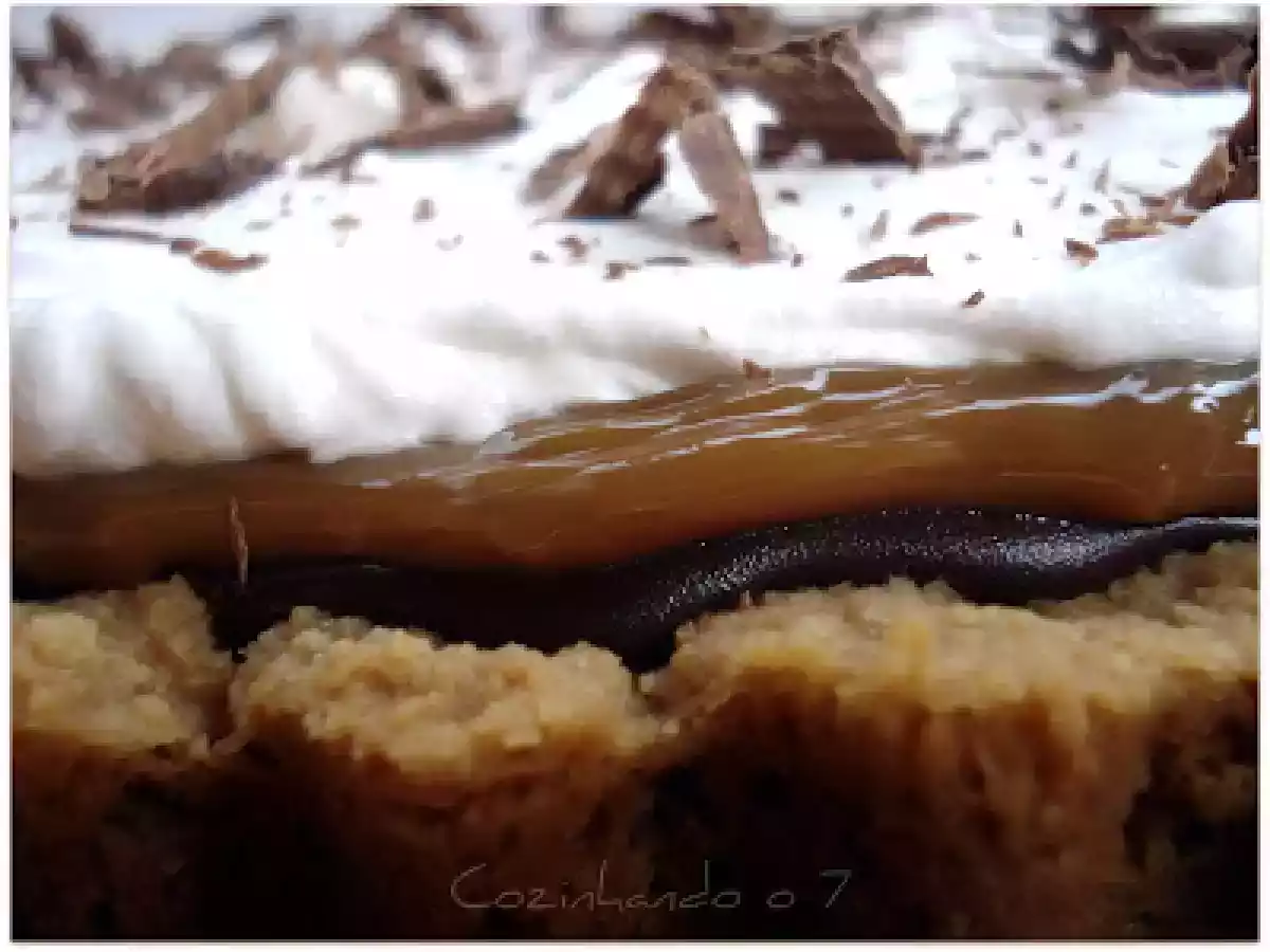 Torta de Banana com Creme de Chocolate e Doce de Leite