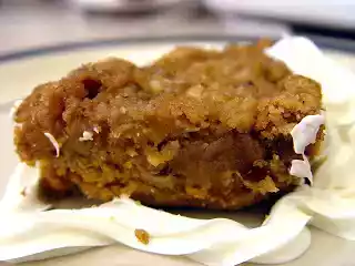 Torta de batata doce e nozes