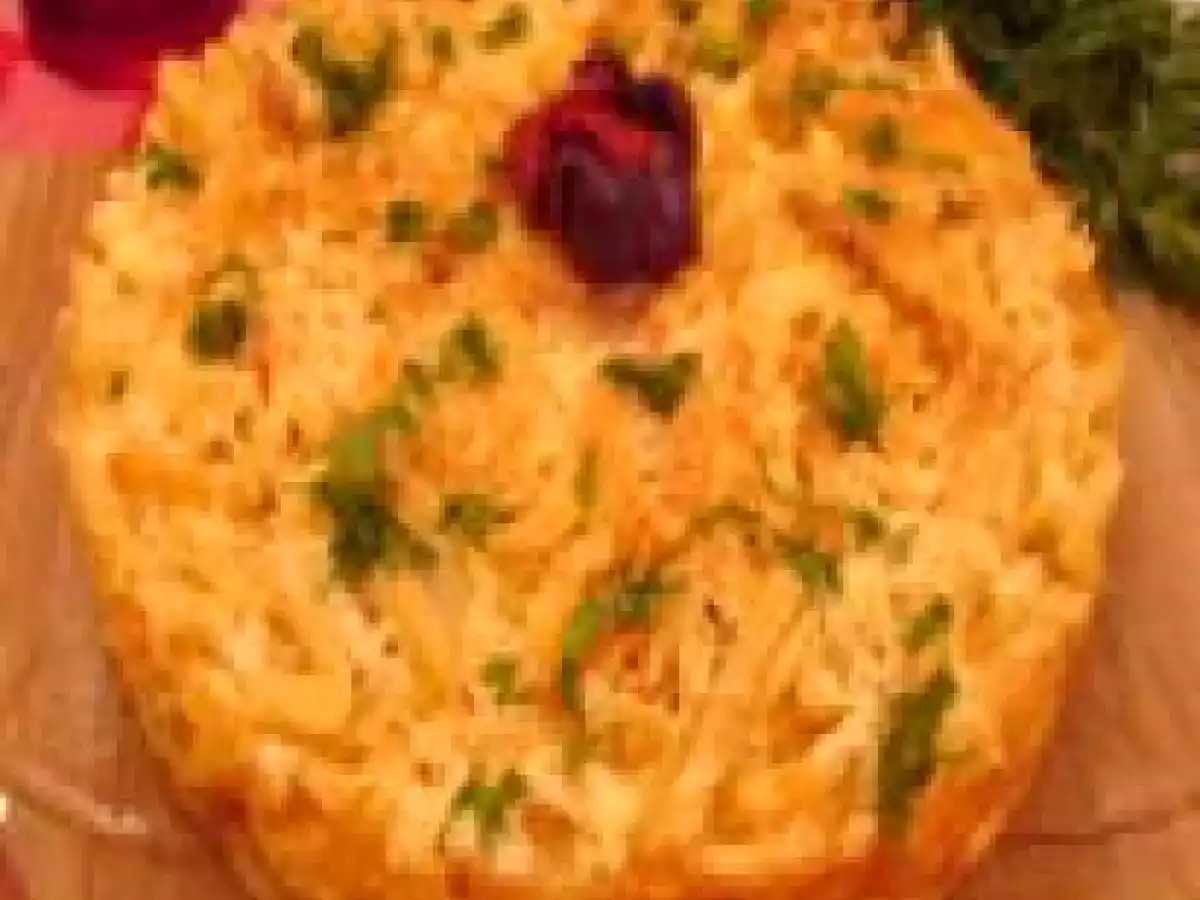 Torta de batata frita com provolone e salame