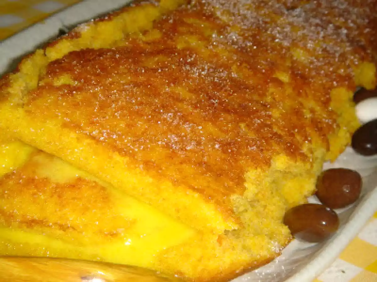 Torta de cenoura com creme de ovos