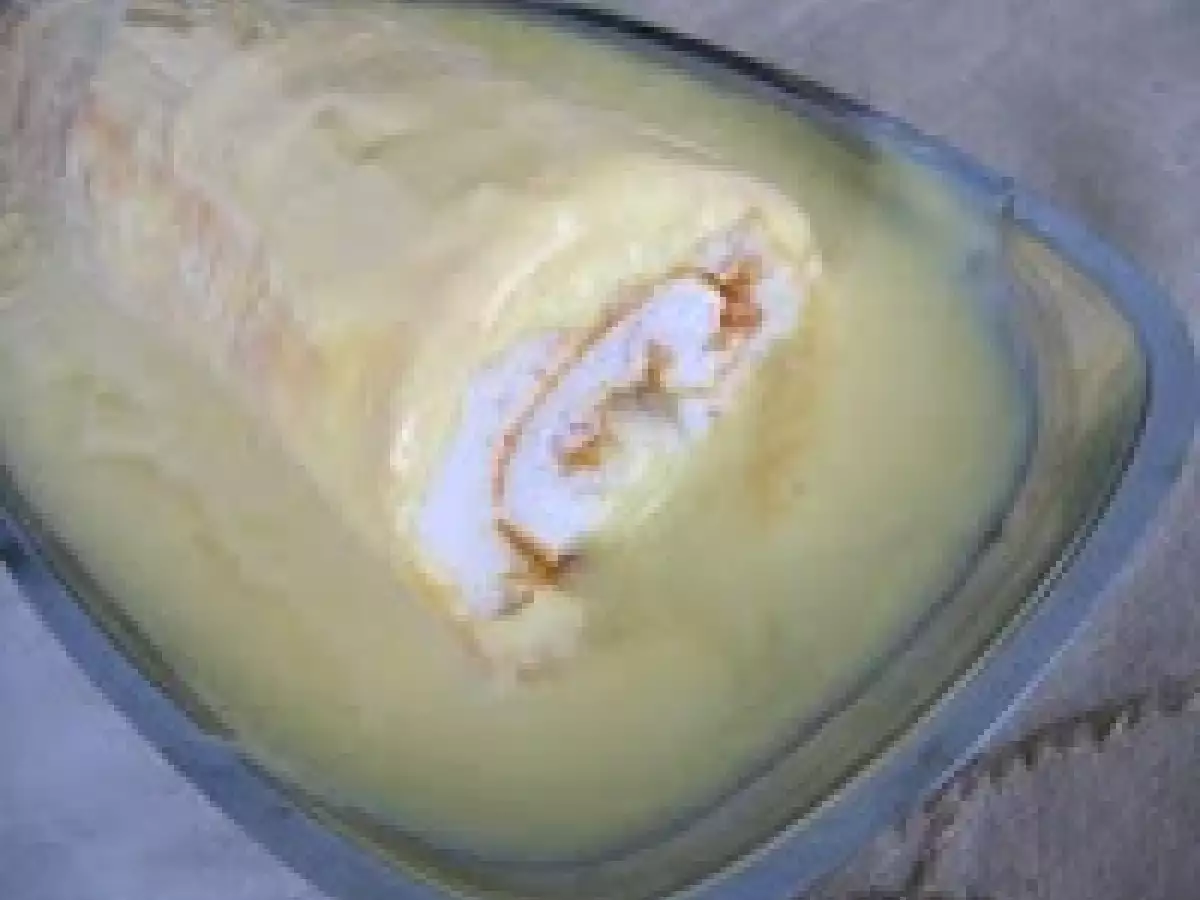 Torta de Claras com Molho de Baunilha