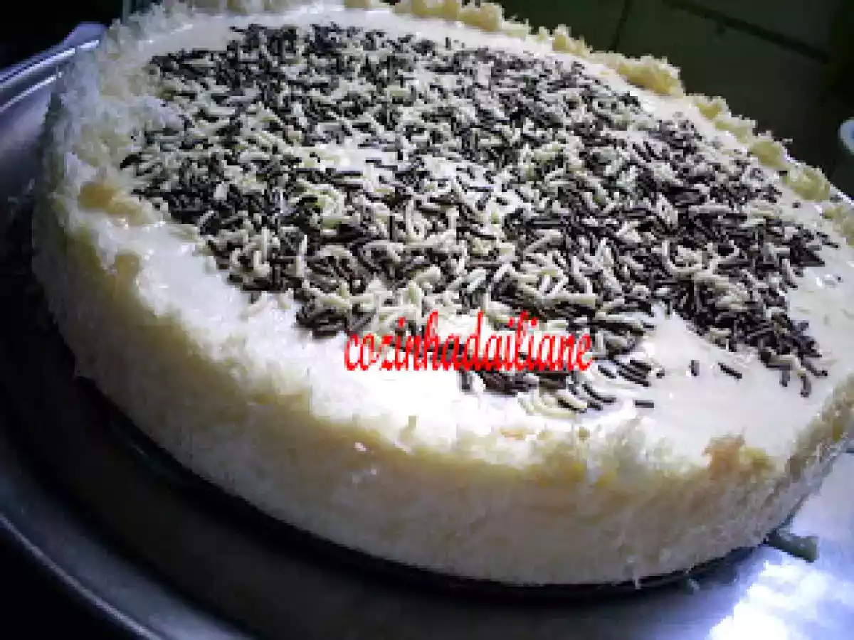 Torta de coco e leite condensado ou..torta mousse de coco