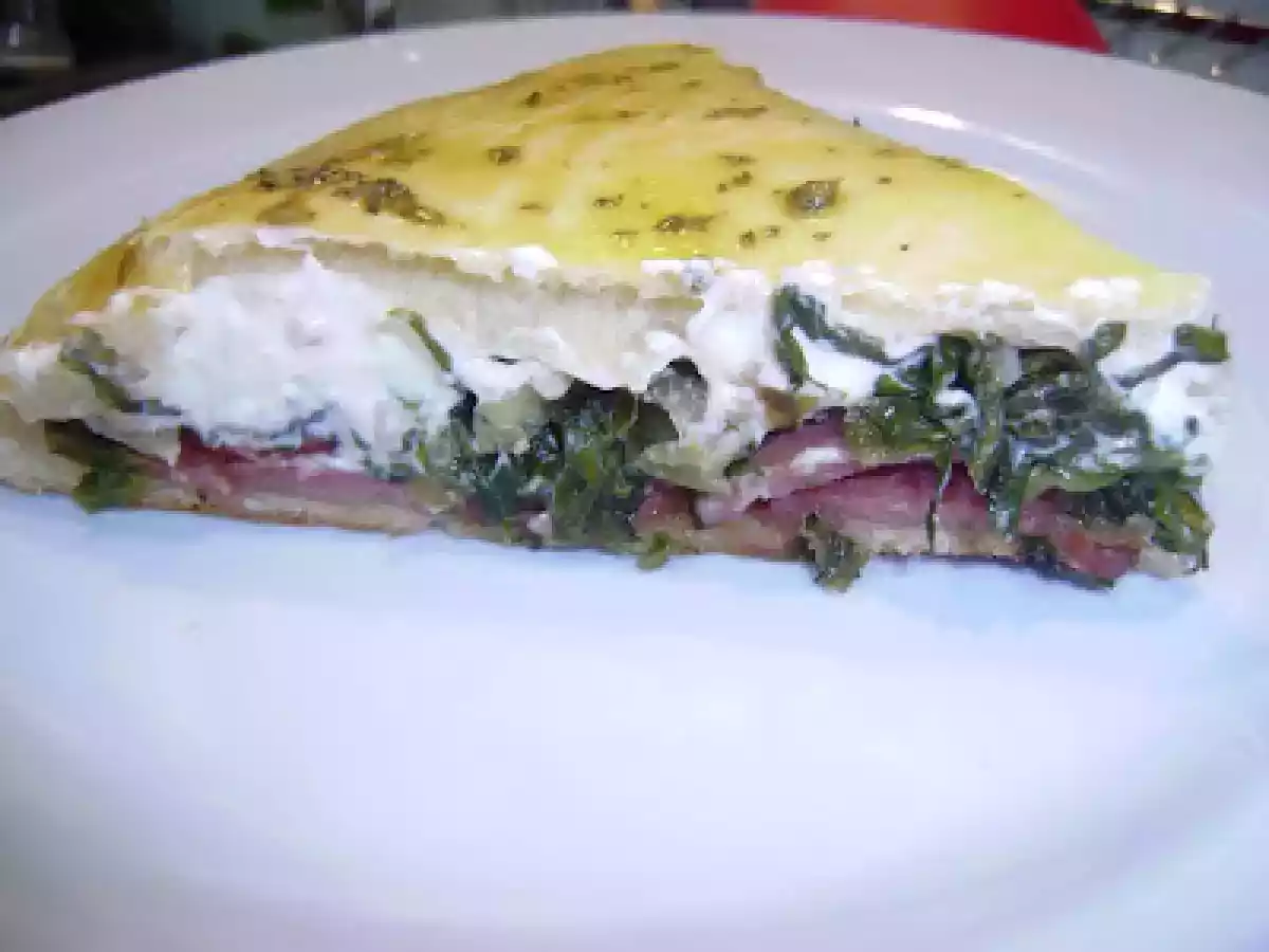 Torta de Escarola, Calabresa e Cream Cheese - Massa Fermentada - foto 3