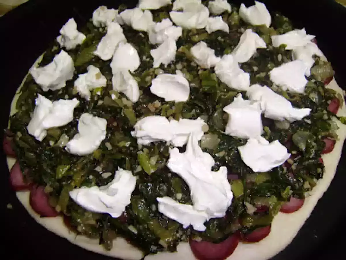 Torta de Escarola, Calabresa e Cream Cheese - Massa Fermentada - foto 4