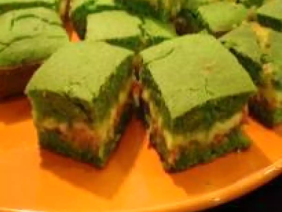 Torta de espinafre com queijo e presunto