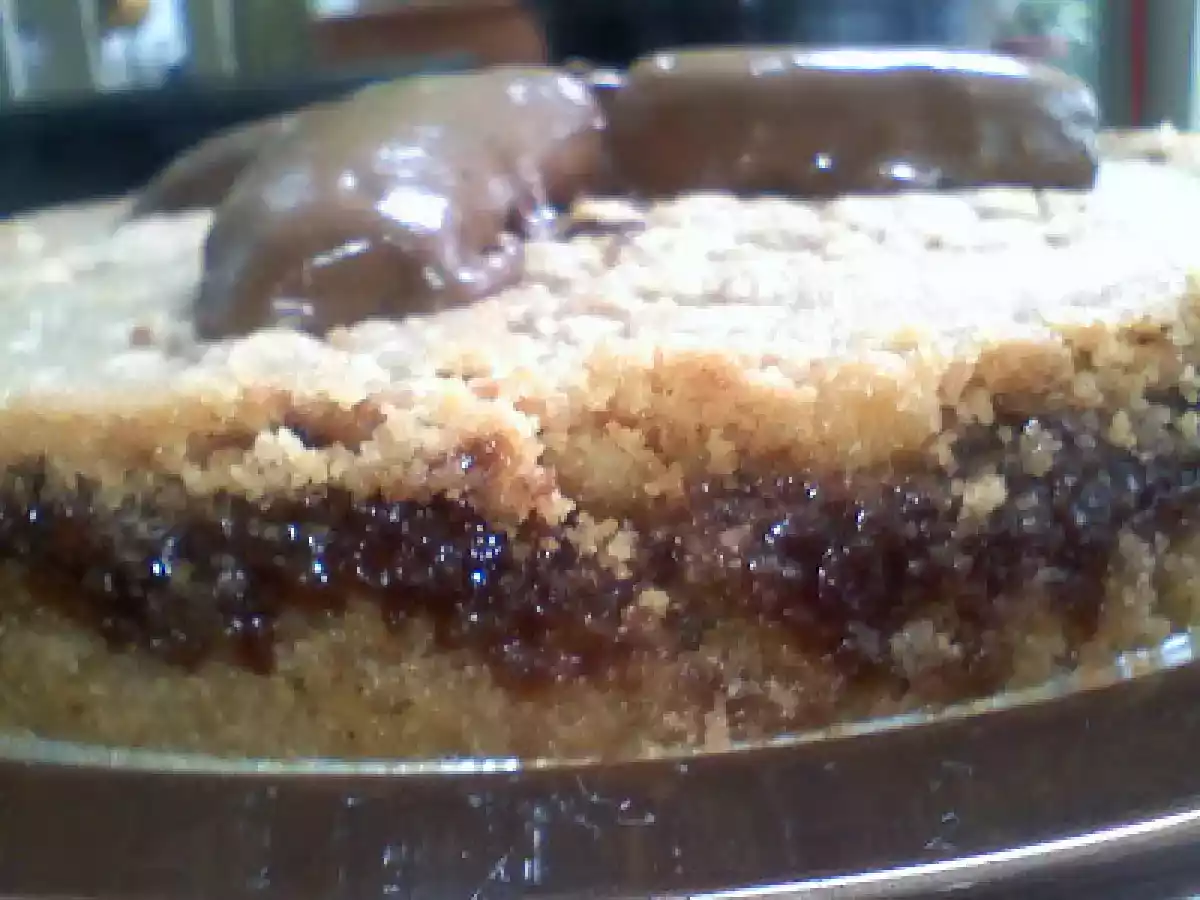 TORTA DE FAROFA COM CREME DE BANANA E CHOCOLATE