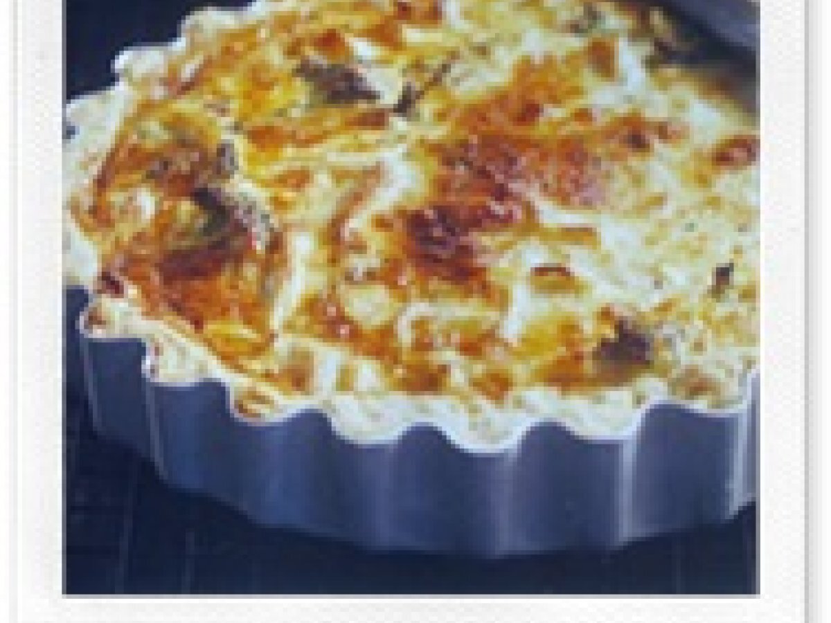 Torta de frango com brócolis e amêndoas