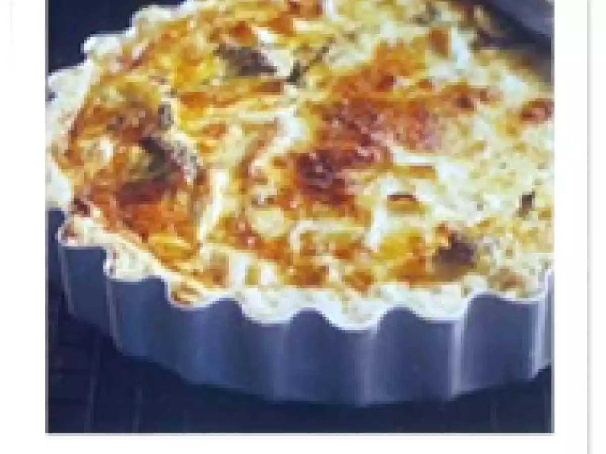 Torta de frango com brócolis e amêndoas
