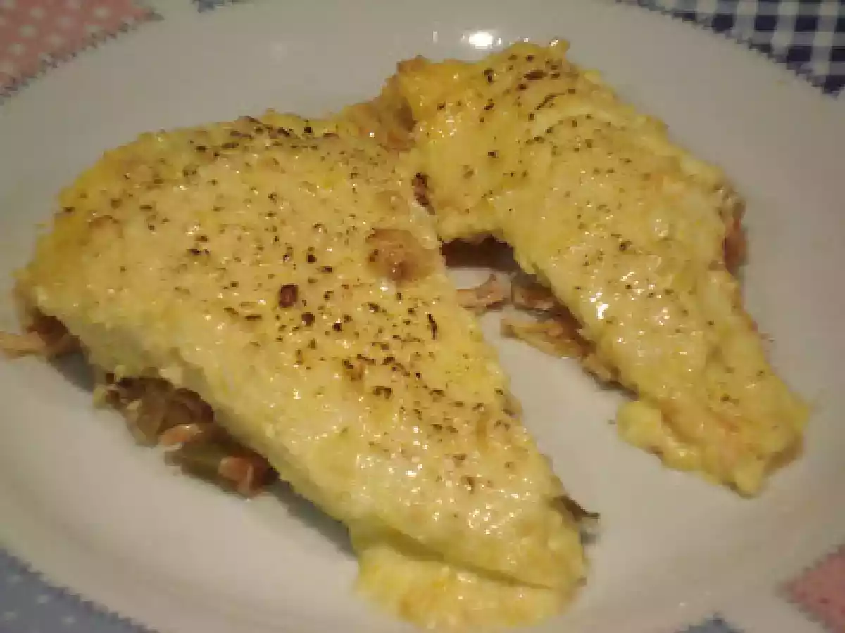 Torta de Frango Desfiado com Cobertura de Creme de Milho