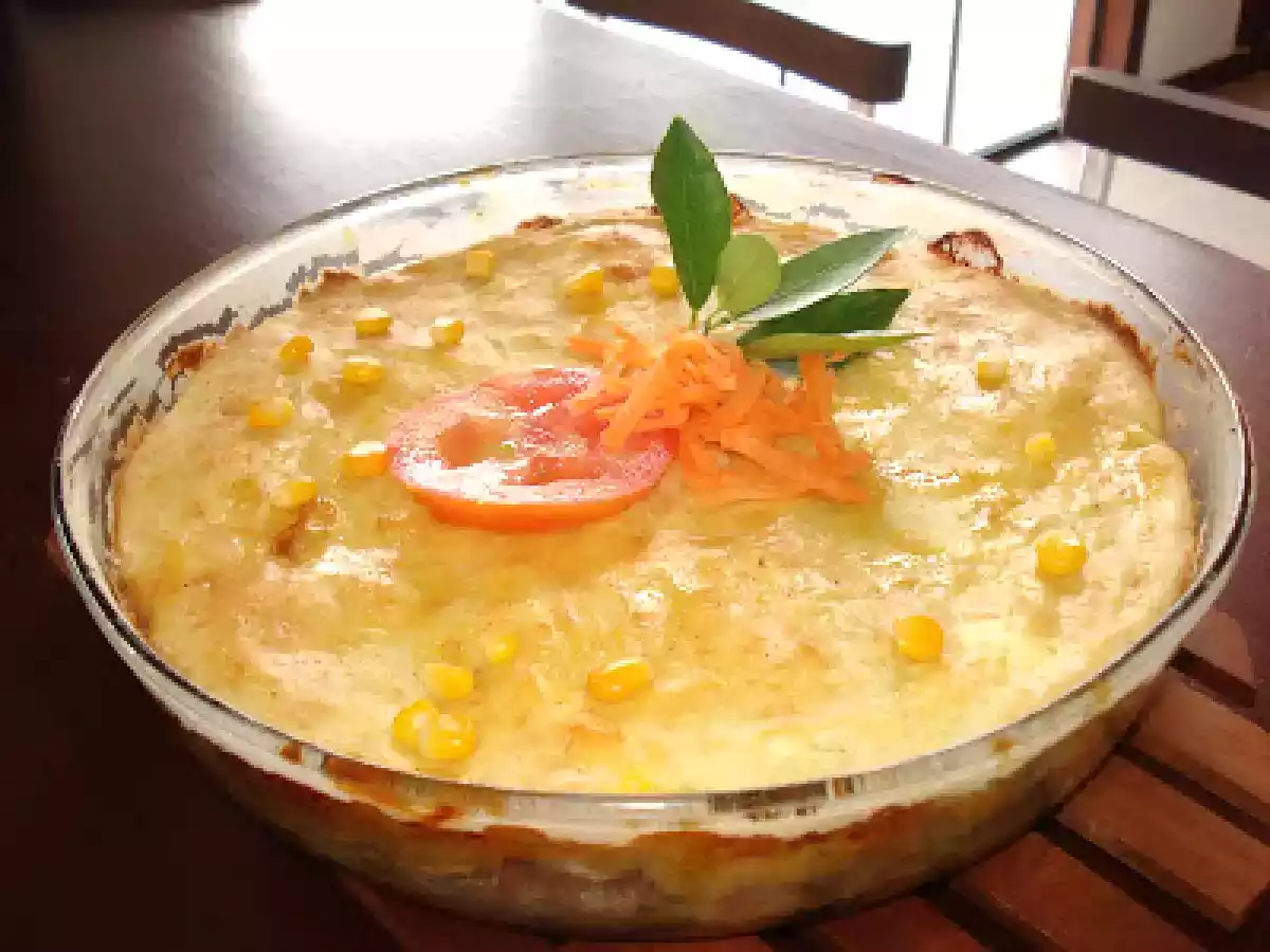 Torta de Frango Desfiado com Cobertura de Creme de Milho - foto 2