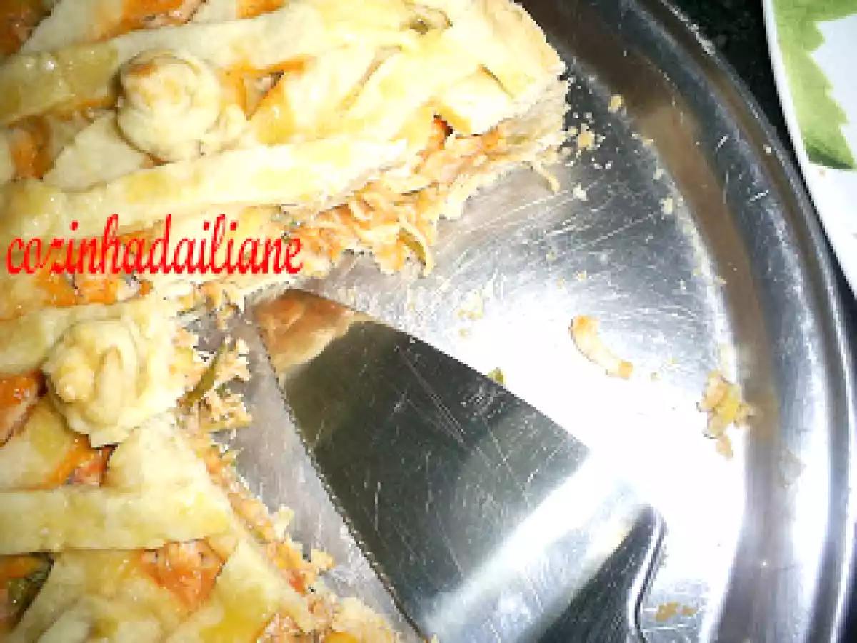 Torta de frango e requeijão com massa podre