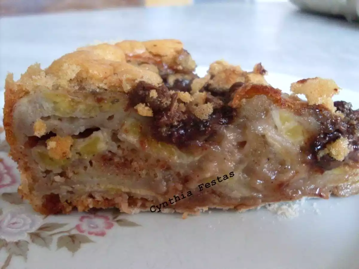 Torta farofa de banana e chocolate