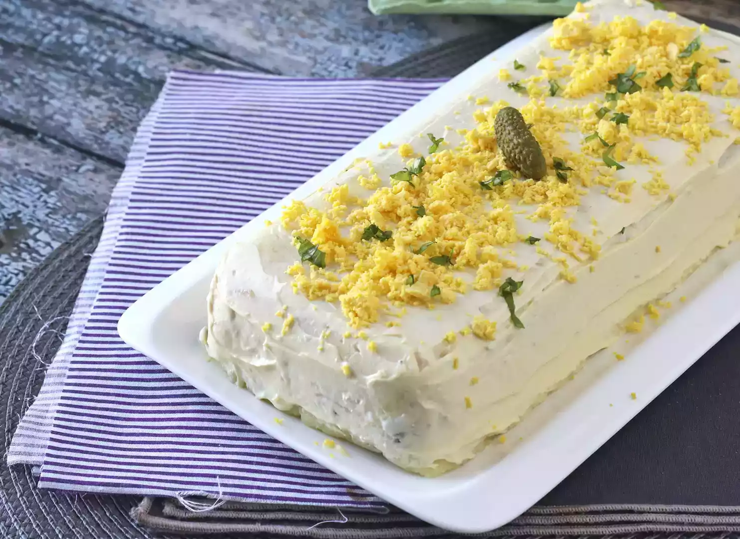 Torta fria de batata com atum e maionese: prática, refrescante e fácil de fazer