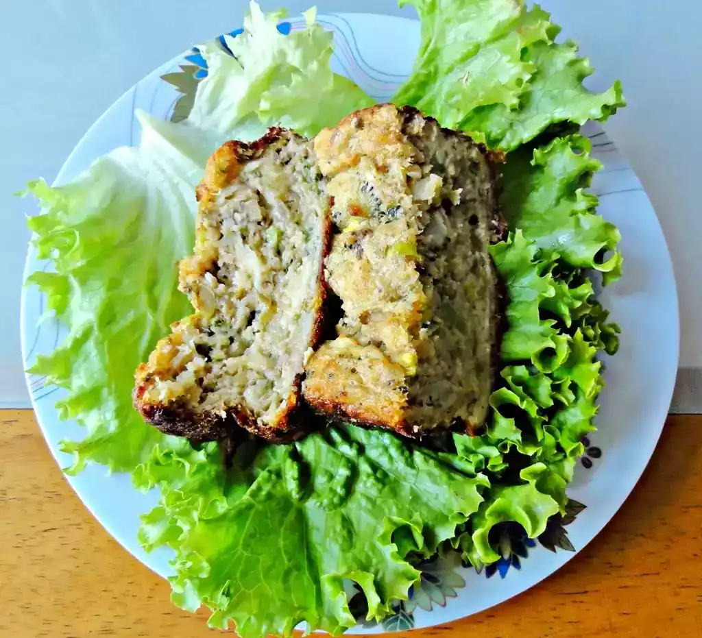 Torta italiana de pão com sardinha e atum