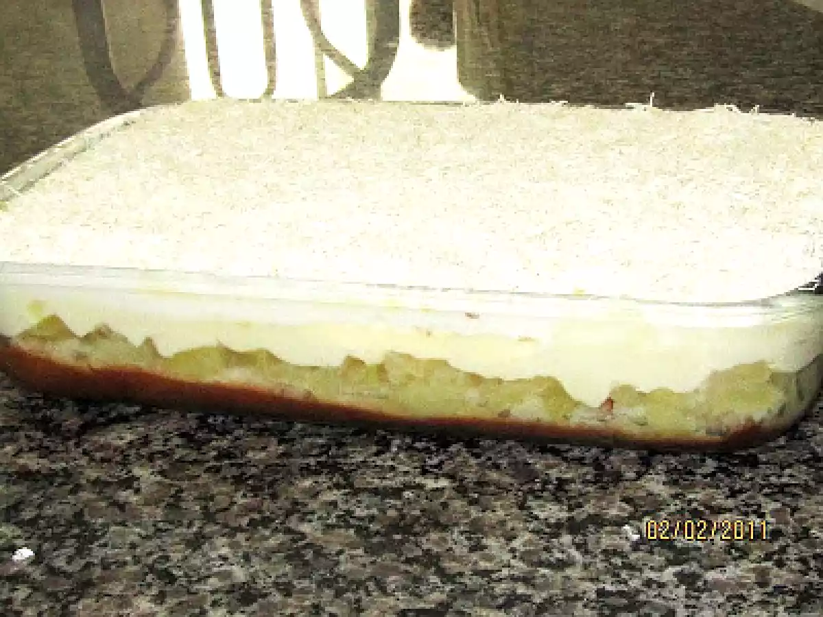 TORTA MINEIRA COM ABACAXI