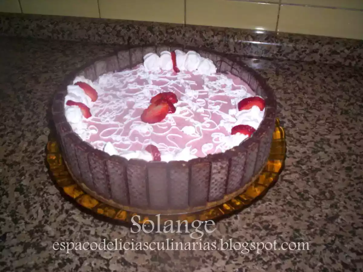 Torta mousse de morango e ganache